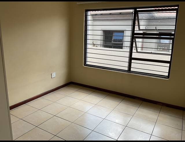 3 BEDROOM FREEHOLD FOR SALE IN SAGEWOOD